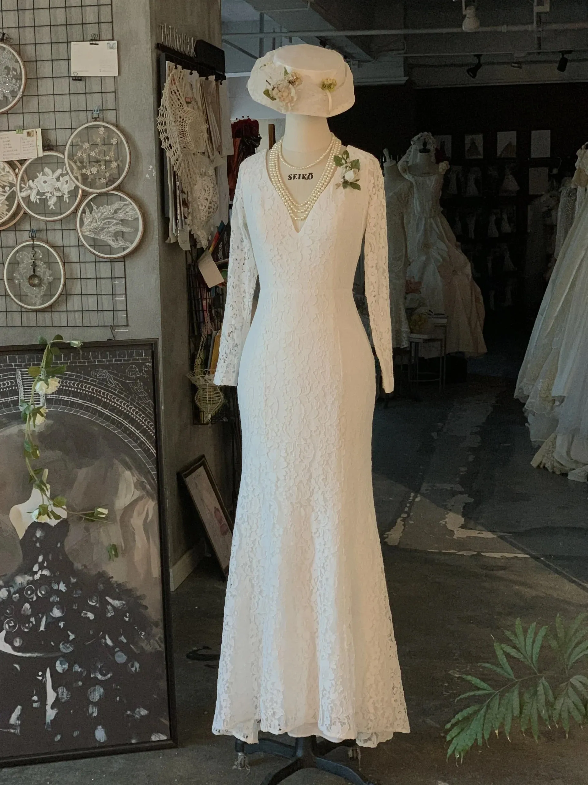 Classic Vintage Lace Floor Length Wedding Dress