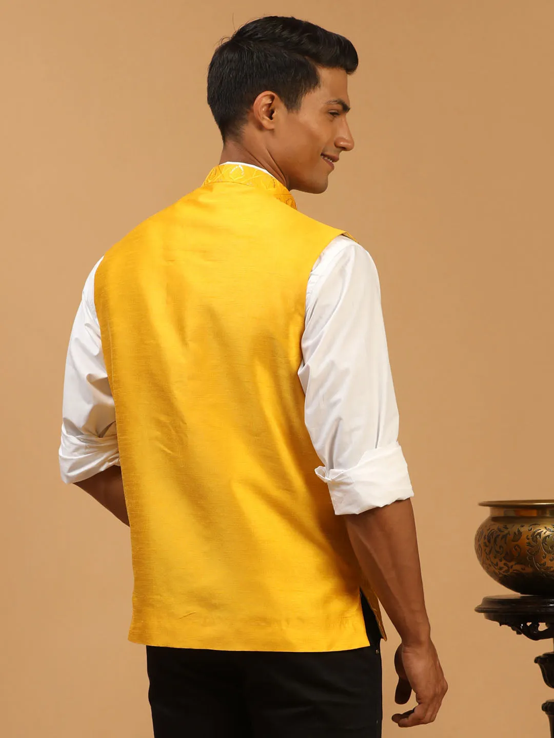 Jashvi Men's Yellow Embellished Ethnic Nehru Jacket