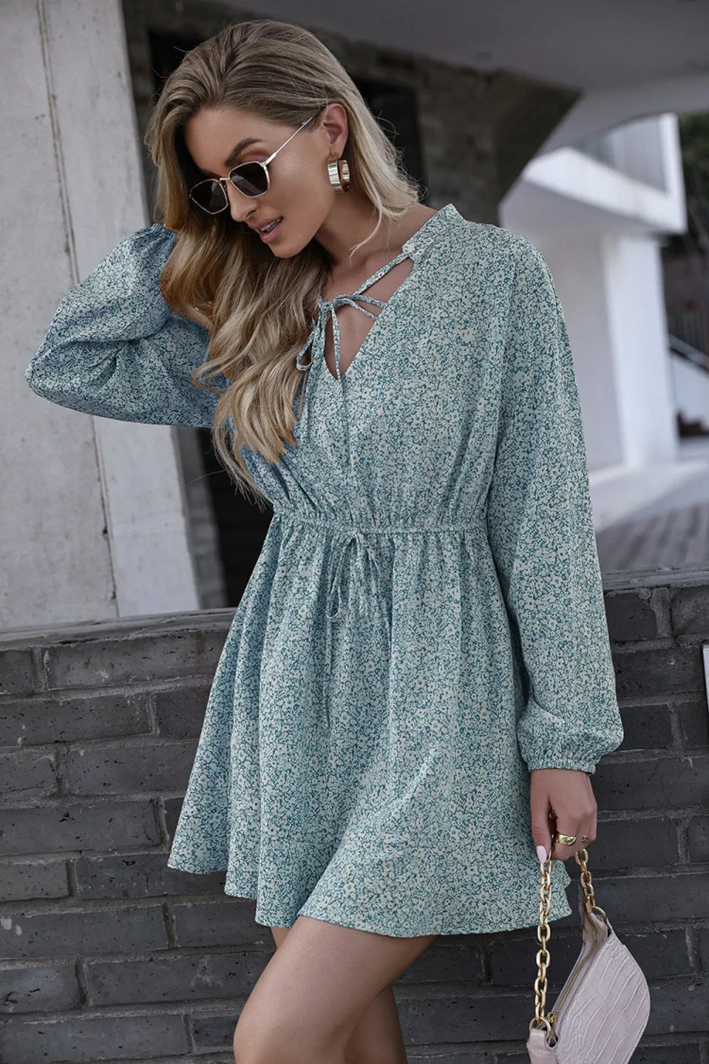 Tether V-neck Floral Long Sleeve Mid-length Dress