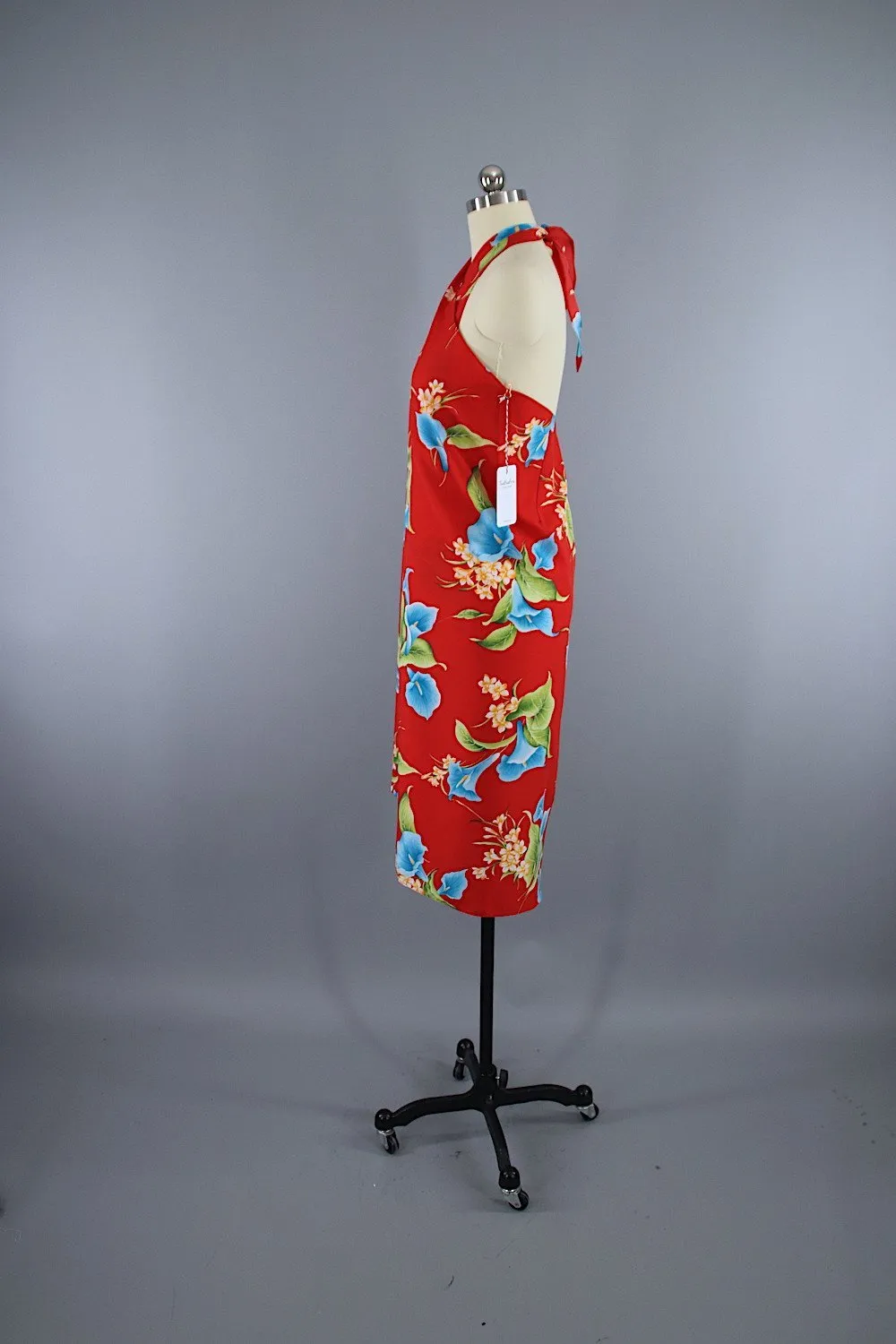 Vintage 1980s Hawaiian Hilo Hattie Red Floral Print Sarong Wrap Dress