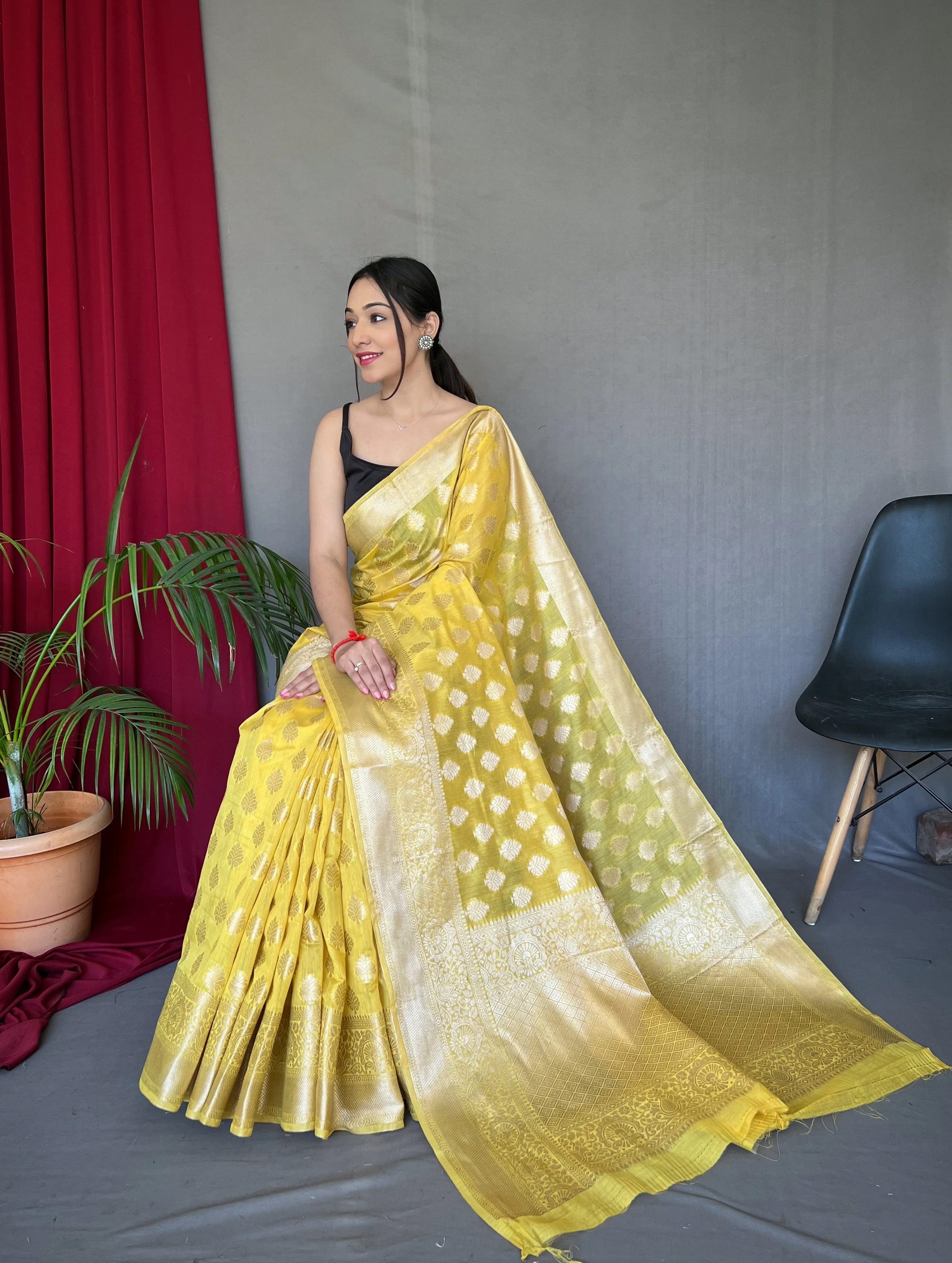 Yellow Man Mohini Cotton Muslin Woven Saree