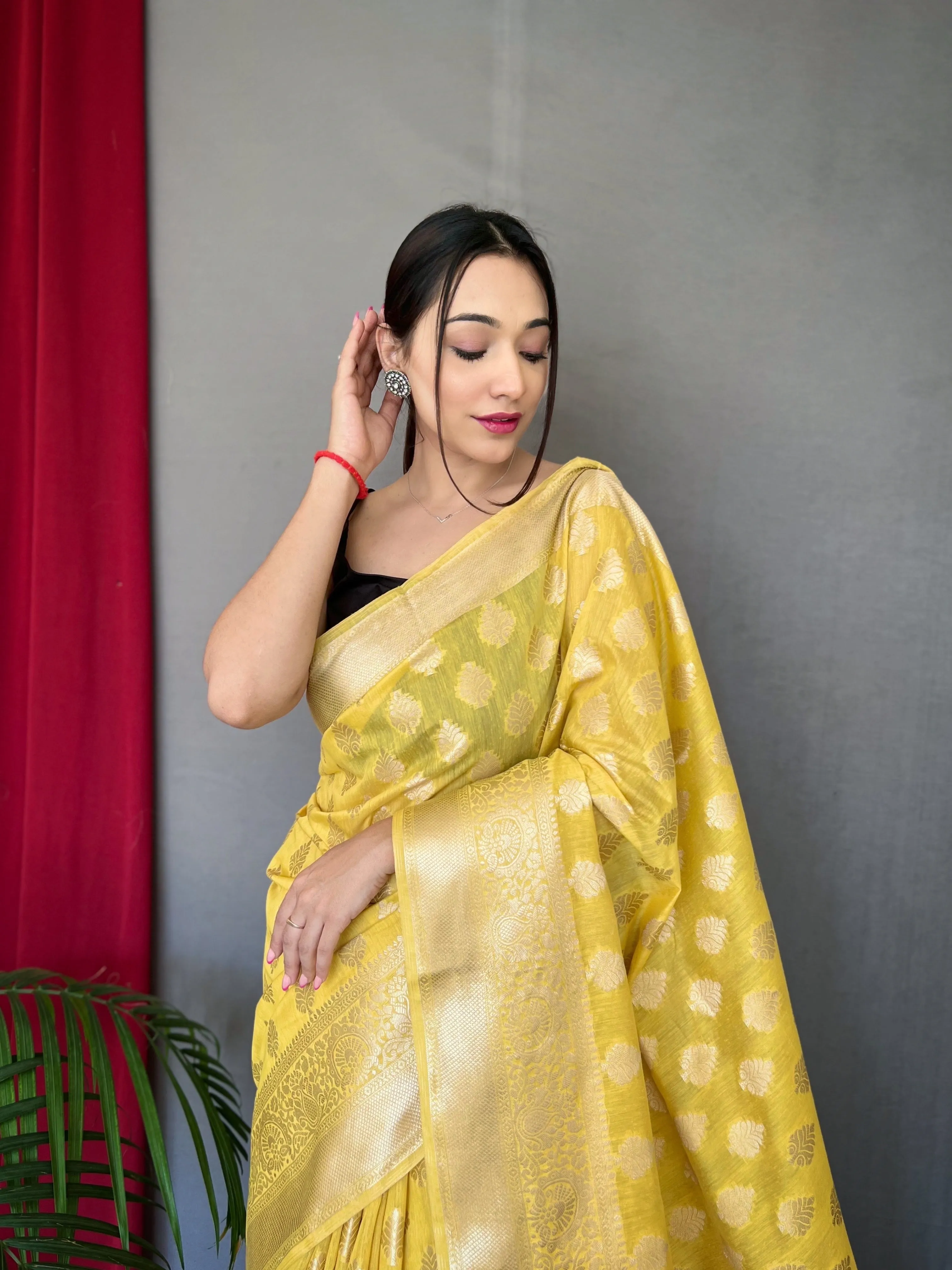 Yellow Man Mohini Cotton Muslin Woven Saree